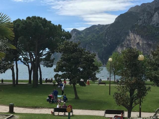 Appartement Balcone Sul Lago Riva del Garda Eksteriør billede